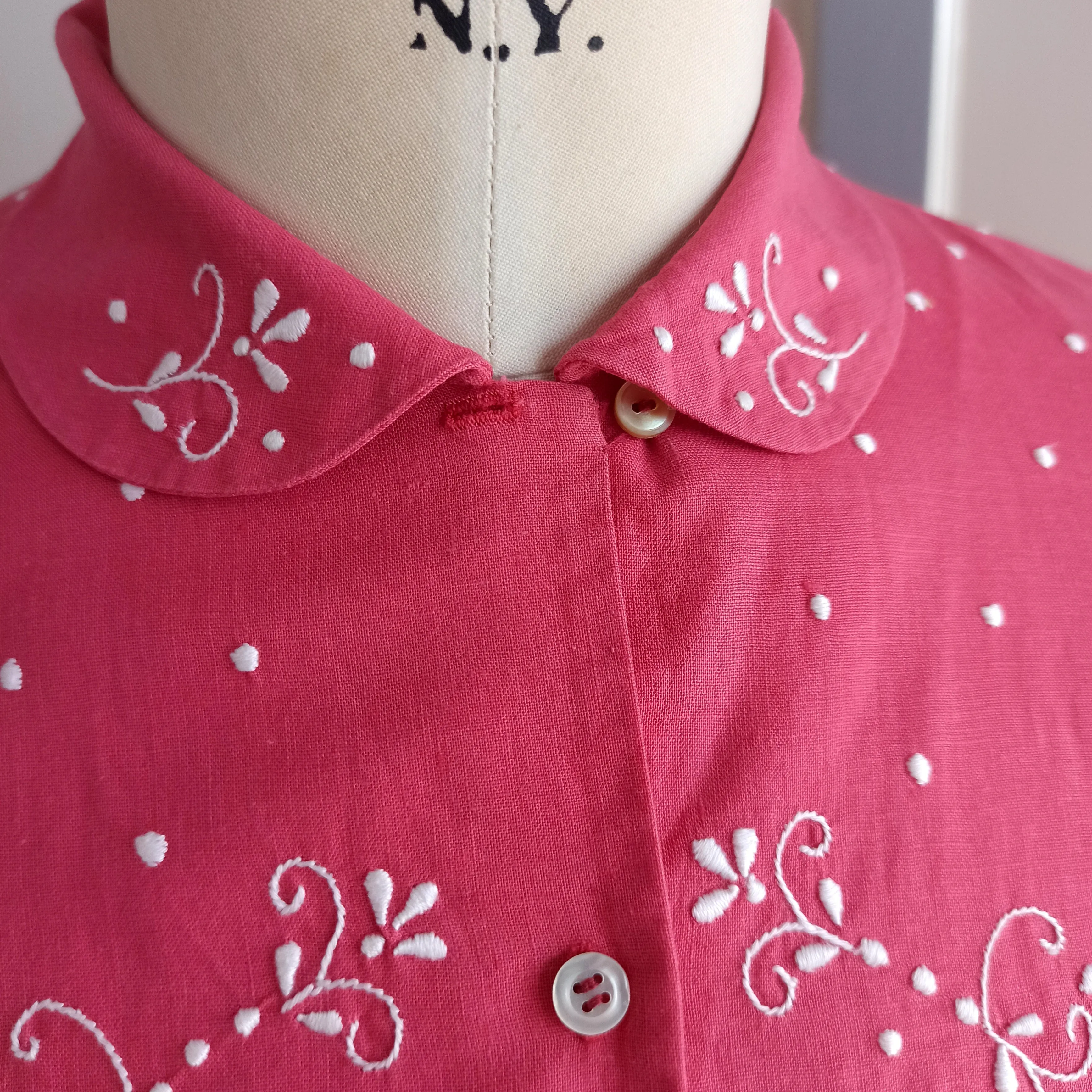 1940s - Gorgeous Embroidery Magenta Blouse