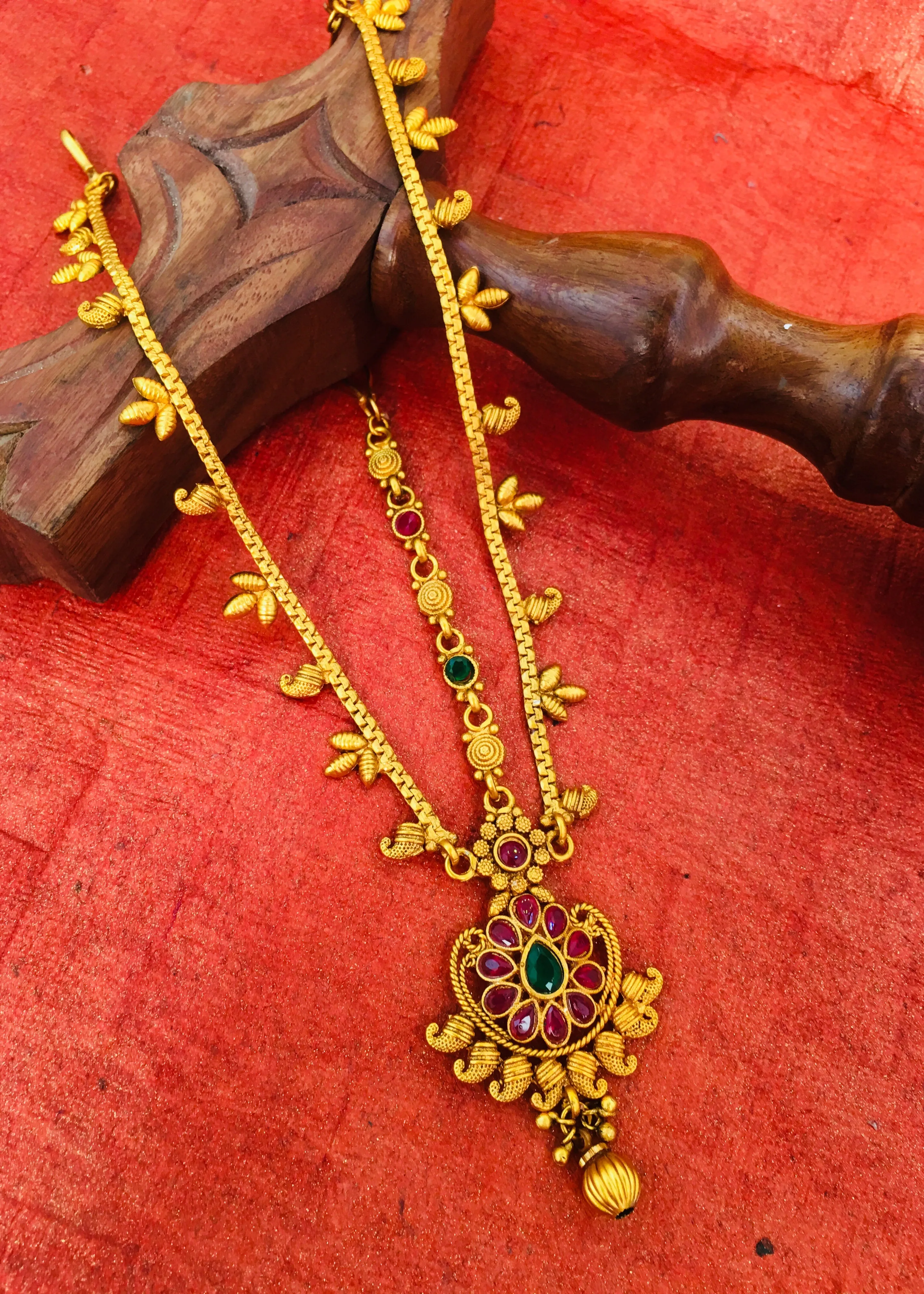 BEAUTIFUL MATTE FINISH BINDI