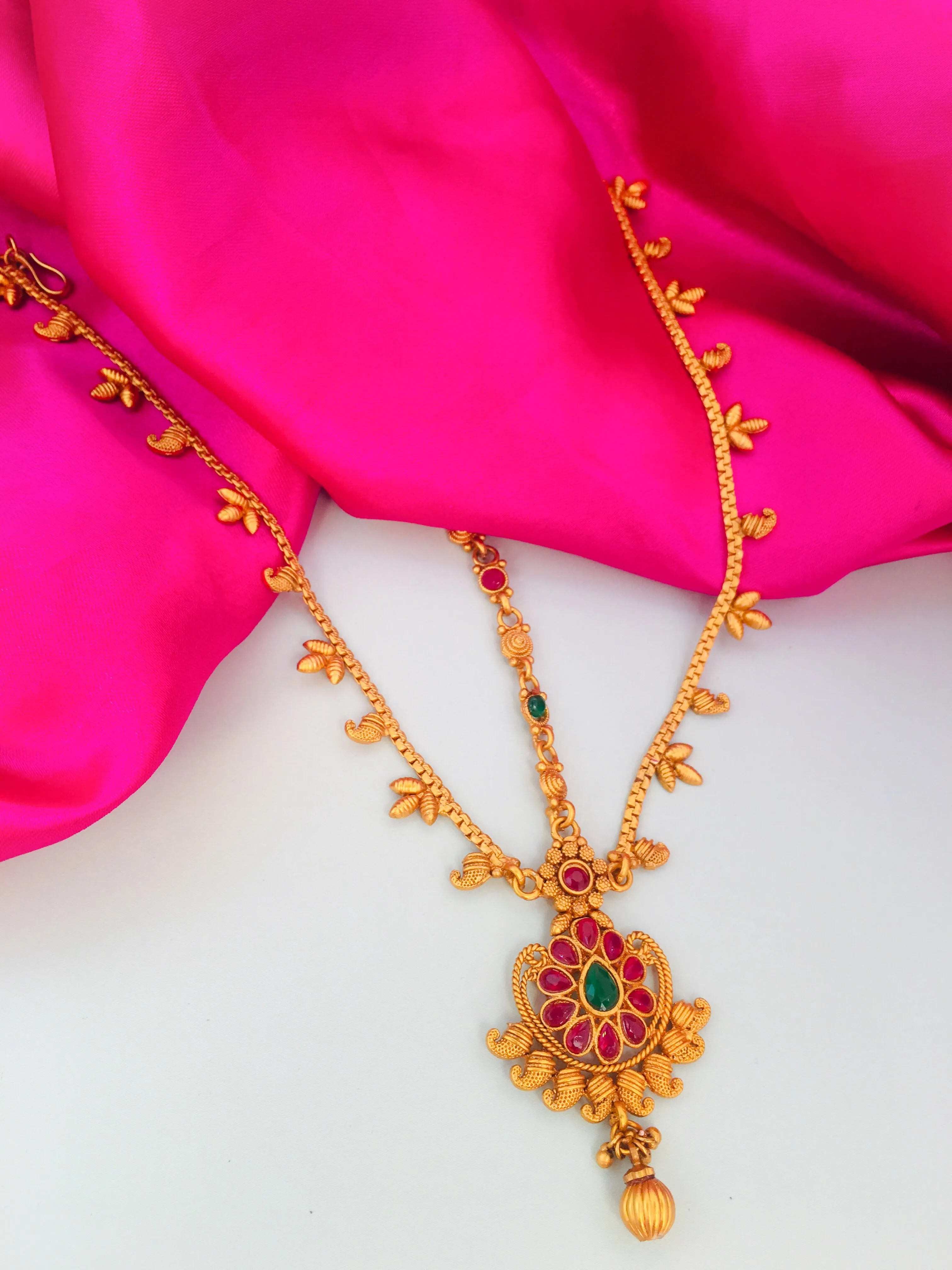 BEAUTIFUL MATTE FINISH BINDI