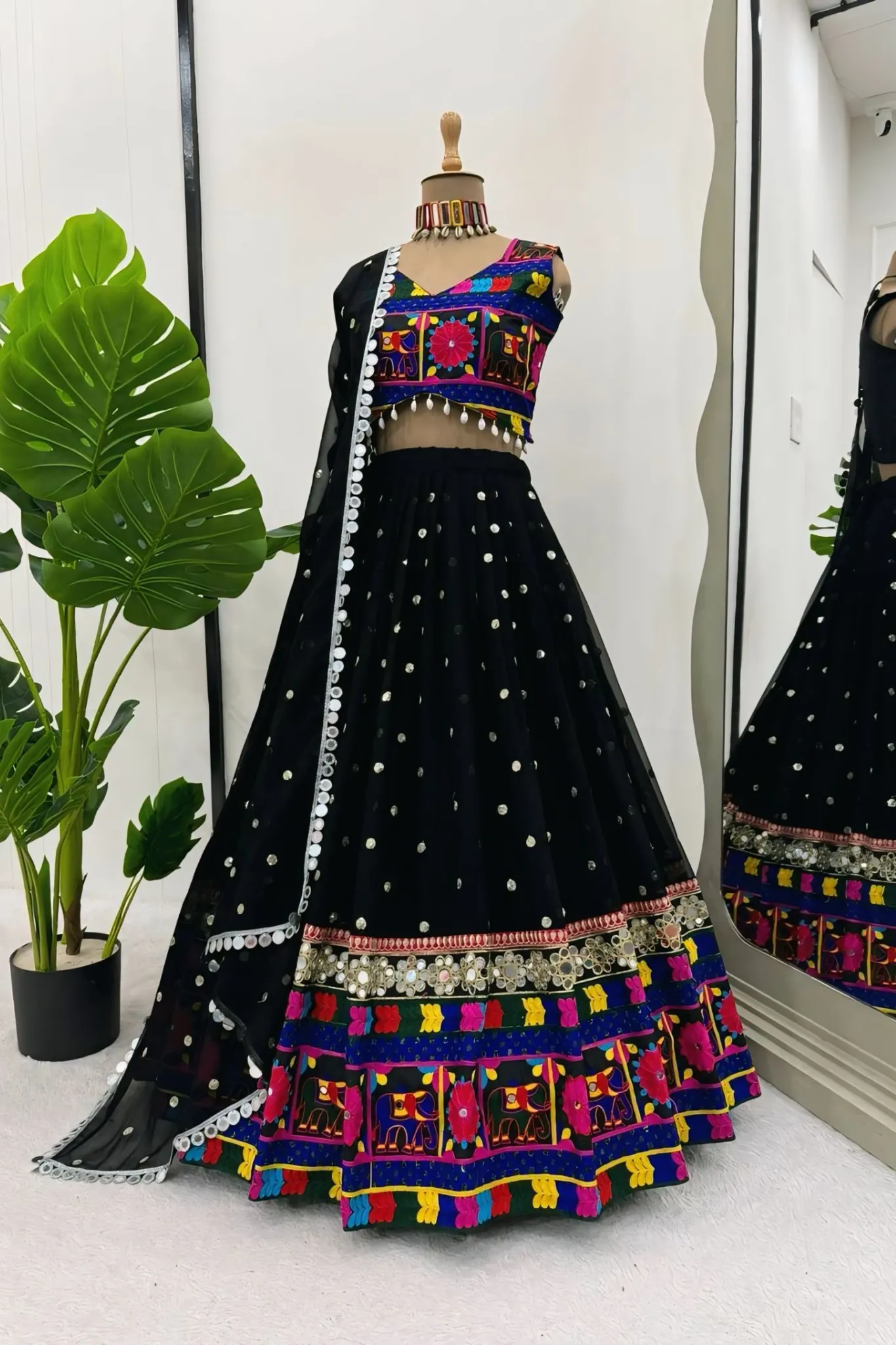 COLORFUL EMBROIDERED BLOUSE WITH FLOWERS AND ANIMALS CHOLI