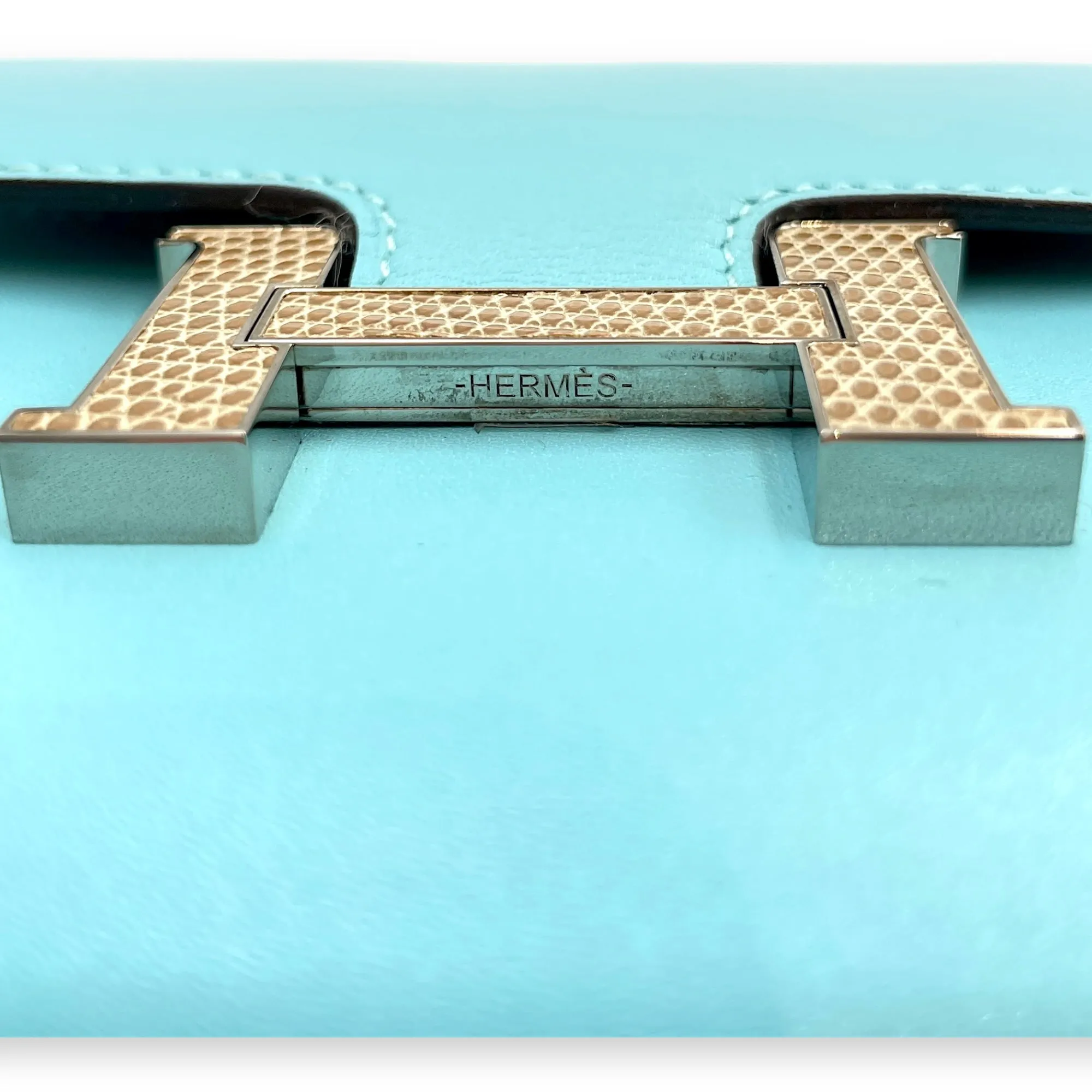 Constance Compact Wallet Blue Atoll/Ficelle Wallet in Tadelakt/Lizard, Palladium hardware