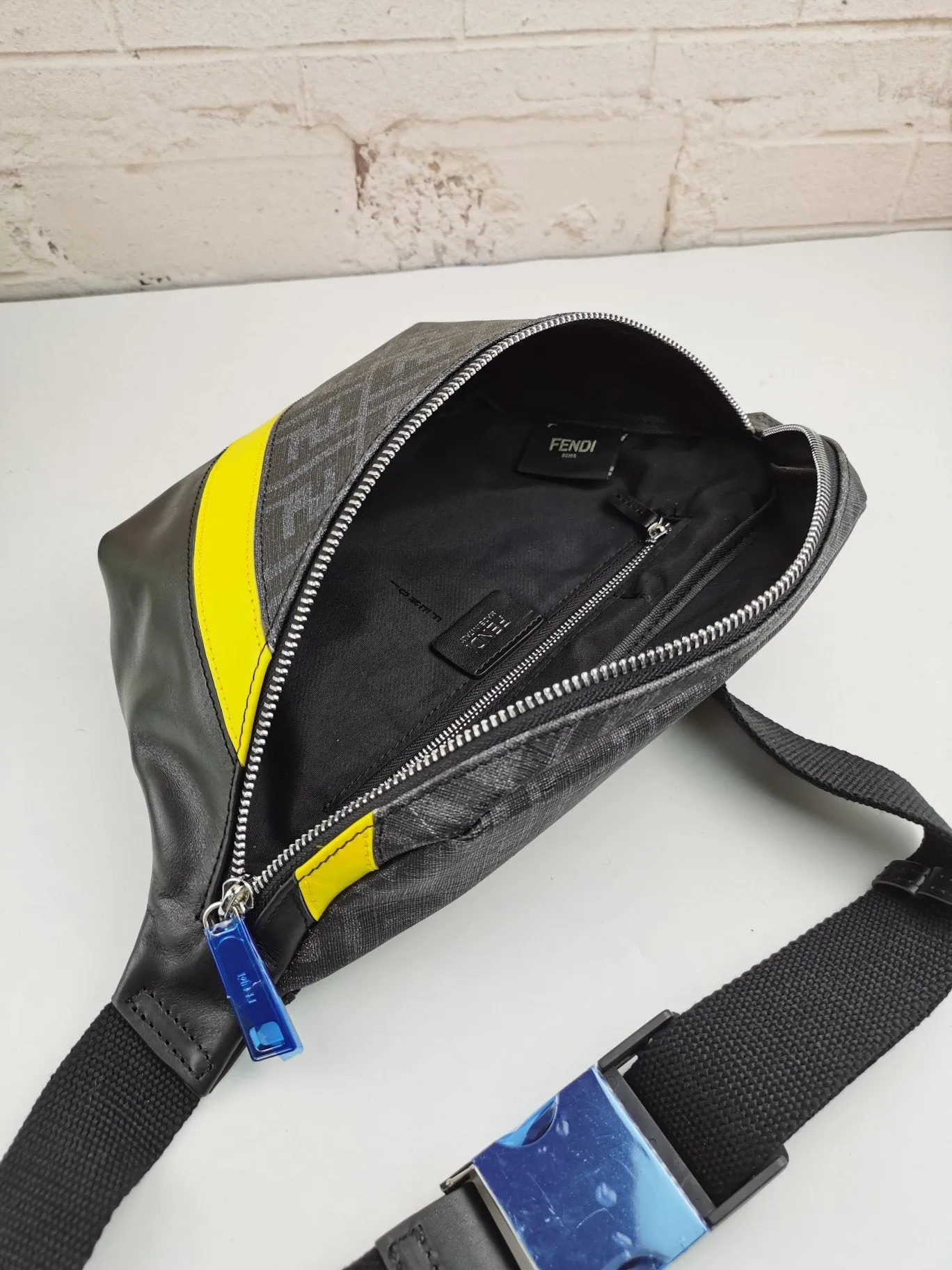 EN   Designer bags by Fendi 172