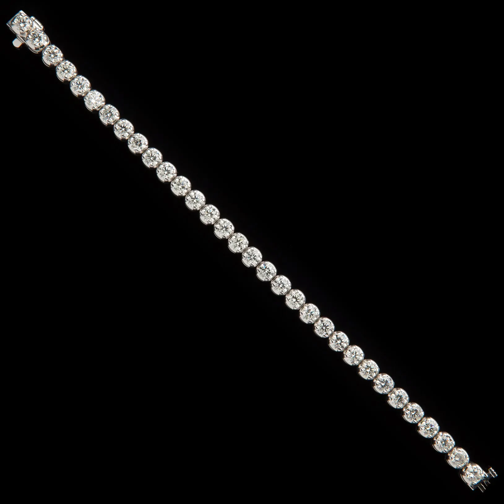 Gorgeous 10.50 carat Diamond Tennis Bracelet