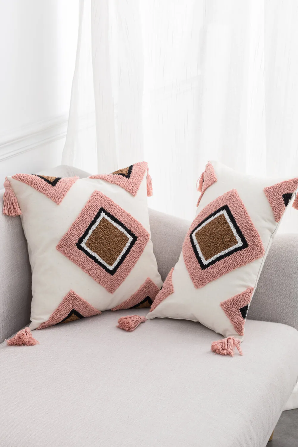 HOME—Decorative Throw Pillow Case--Geometric Graphic Tassel