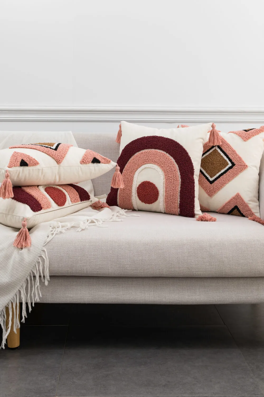 HOME—Decorative Throw Pillow Case--Geometric Graphic Tassel