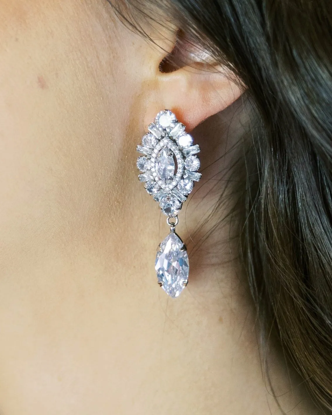 TIFFANI Gorgeous Swarovski Earrings