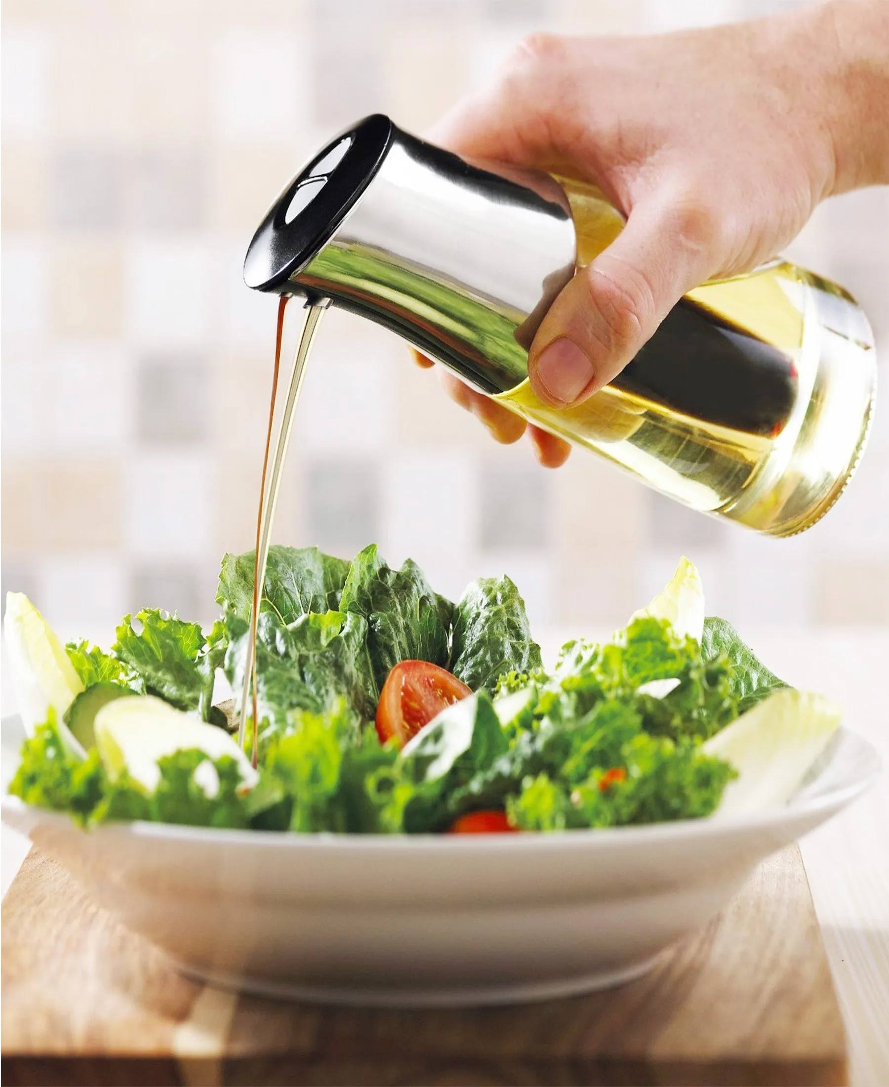 Trudeau salad dressing and oil pourer