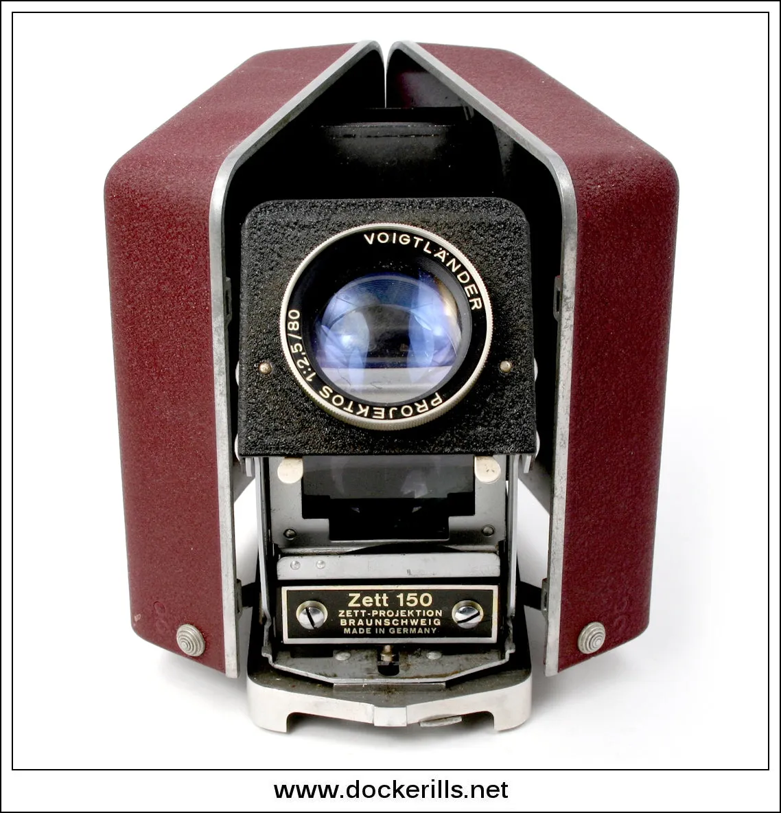 Vintage Voigtlander Zett 150 Slide Projector.